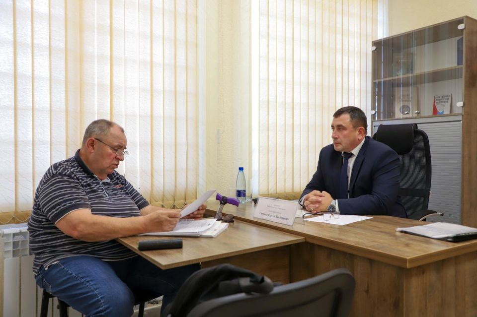 Начальник УМВД России по г. Севастополю генерал-майор полиции Сергей Сигунов провёл личный приём граждан Начальник УМВД России по г. Севастополю генерал-майор полиции Сергей Сигунов провёл личный приём граждан