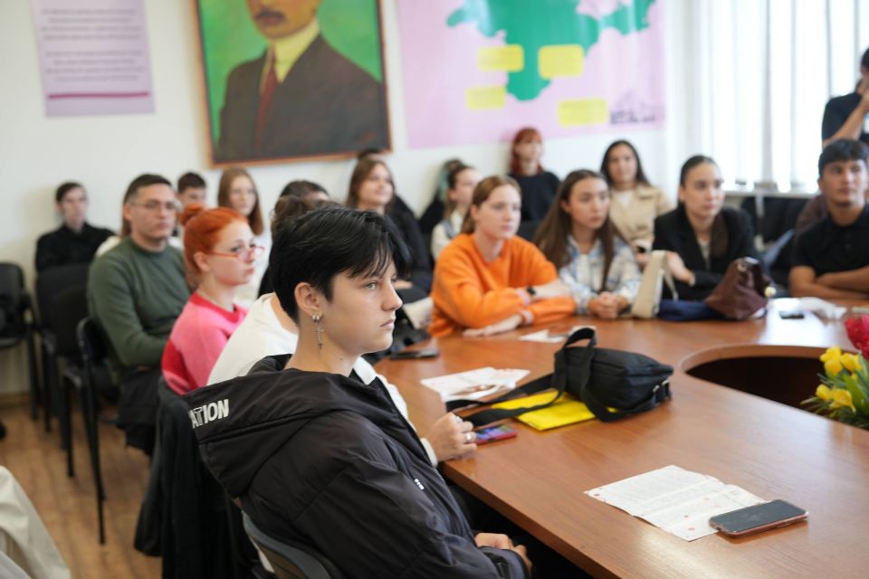 Как сидеть в соцсетях и не попасть в "сеть"? Как сидеть в соцсетях и не попасть в "сеть"?