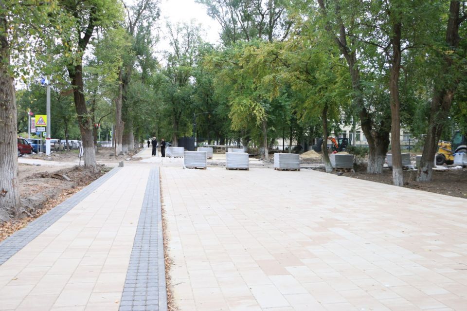 В Приморском парке продолжается благоустройство В Приморском парке продолжается благоустройство