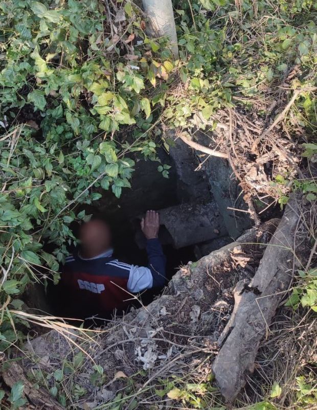 Сотрудники "КРЫМ-СПАС" оказали помощь мужчине, упавшему в колодец в Судаке Сотрудники "КРЫМ-СПАС" оказали помощь мужчине, упавшему в колодец в Судаке