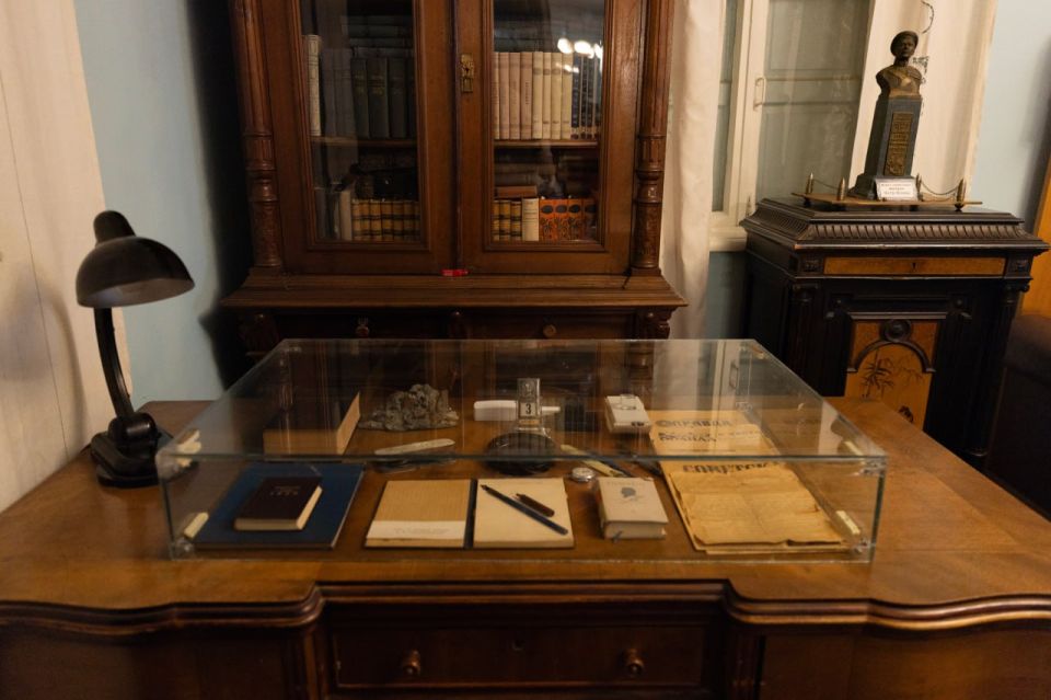    ,   .      ,  ,    ,     