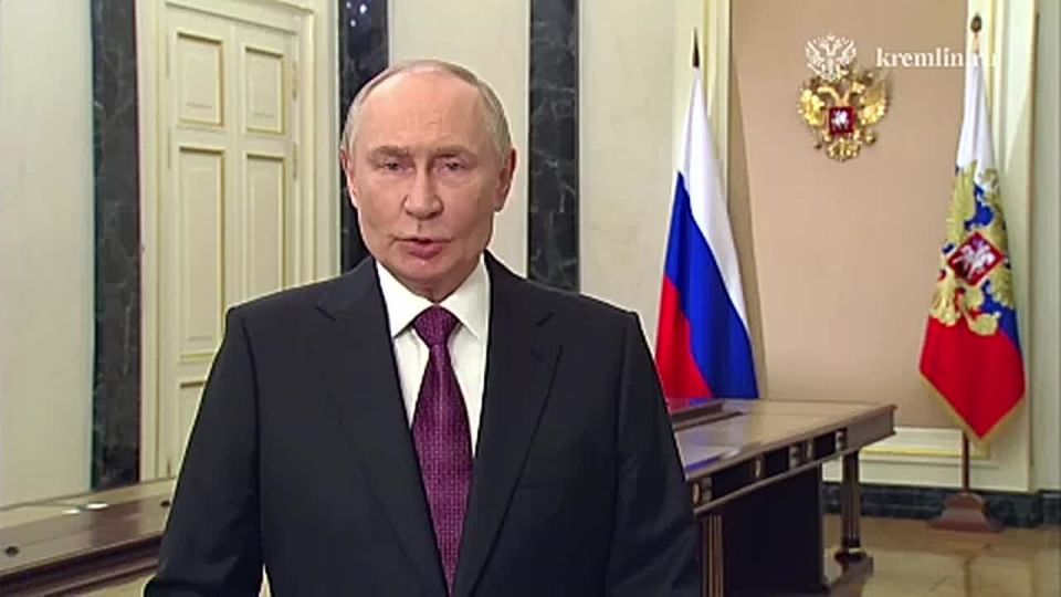 Президент Путин поздравил россиян с Днем воссоединения ЛДНР, Херсонской и Запорожской областей с Россией