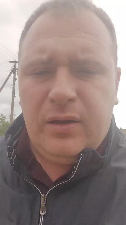 Денис Олейник: Побывал сегодня в селе Ковыльное, где ознакомился с ходом капитального ремонта двух дворовых территорий многоквартирных домов