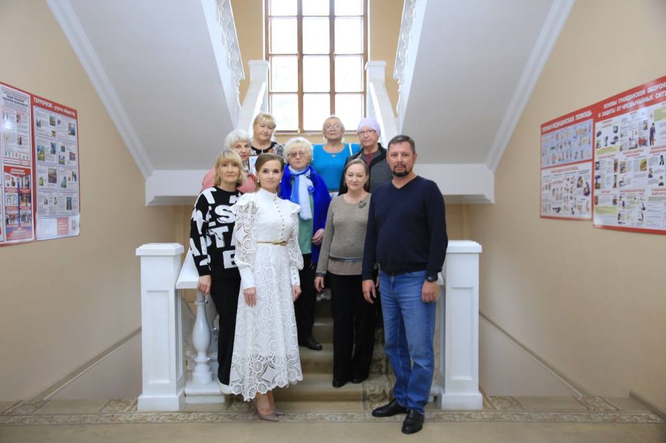 Активистов ветеранского движения поздравили в городской администрации с Международным днём пожилого человека Активистов ветеранского движения поздравили в городской администрации с Международным днём пожилого человека