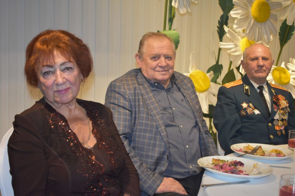 "От всей души!". Именно так, от всего сердца, мы поздравили сегодня мудрых и опытных людей, которые, несмотря на годы, продолжают вносить неоценимый вклад в развитие нашего любимого города "От всей души!". Именно так, от всего сердца, мы поздравили сегодня мудрых и опытных людей, которые, несмотря на годы, продолжают вносить неоценимый вклад в развитие нашего любимого города