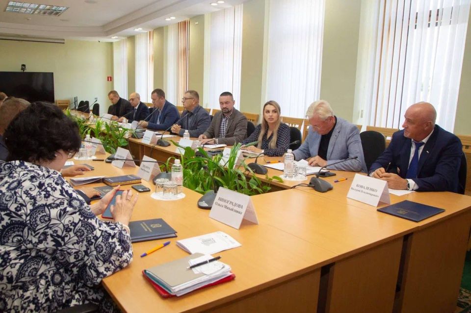 Анастасия Гридчина: Комитет по транспорту, жилищно-коммунальному и дорожному хозяйству Государственного Совета РК на своём заседании заслушал и обсудил доклады профильных министерств РК и организаций о готовности объектов... Анастасия Гридчина: Комитет по транспорту, жилищно-коммунальному и дорожному хозяйству Государственного Совета РК на своём заседании заслушал и обсудил доклады профильных министерств РК и организаций о готовности объектов...