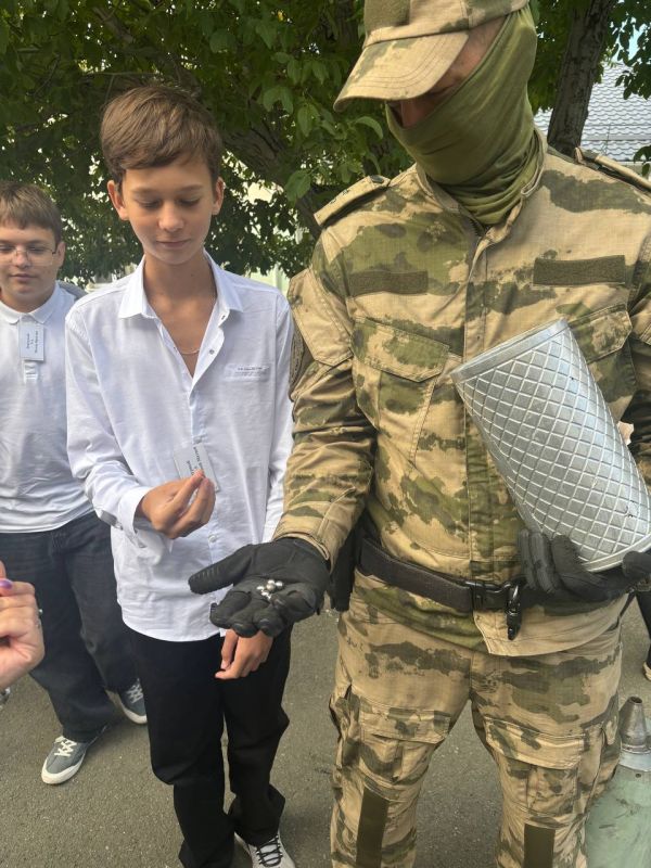В Симферополе прошёл урок мужества! В Симферополе прошёл урок мужества!