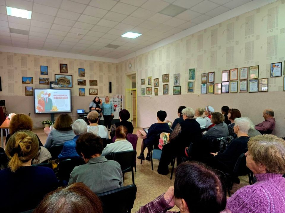 Фестиваль художественной самодеятельности граждан преклонного возраста проводится в рамках реализации Государственной программы Республики Крым «Социальная поддержка граждан Республики Крым» Фестиваль художественной самодеятельности граждан преклонного возраста проводится в рамках реализации Государственной программы Республики Крым «Социальная поддержка граждан Республики Крым»