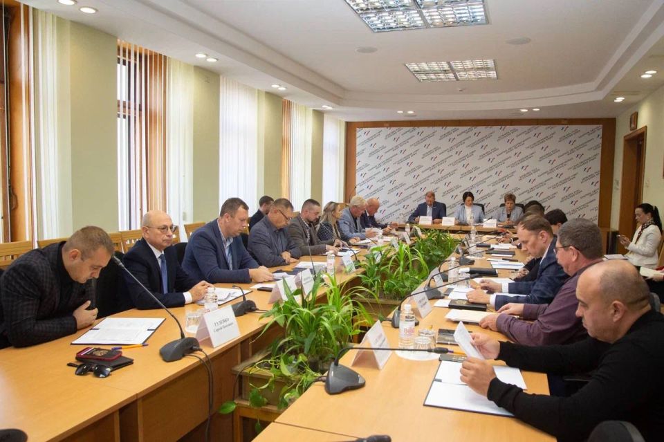 Анастасия Гридчина: Комитет по транспорту, жилищно-коммунальному и дорожному хозяйству Государственного Совета РК на своём заседании заслушал и обсудил доклады профильных министерств РК и организаций о готовности объектов... Анастасия Гридчина: Комитет по транспорту, жилищно-коммунальному и дорожному хозяйству Государственного Совета РК на своём заседании заслушал и обсудил доклады профильных министерств РК и организаций о готовности объектов...