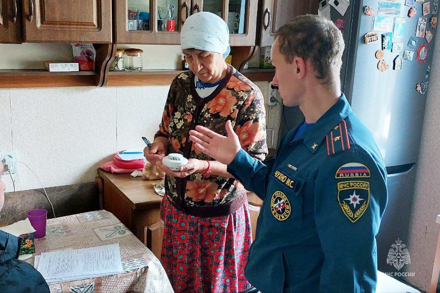 В Международный день пожилых людей сотрудники МЧС России проводят профилактические рейды В Международный день пожилых людей сотрудники МЧС России проводят профилактические рейды
