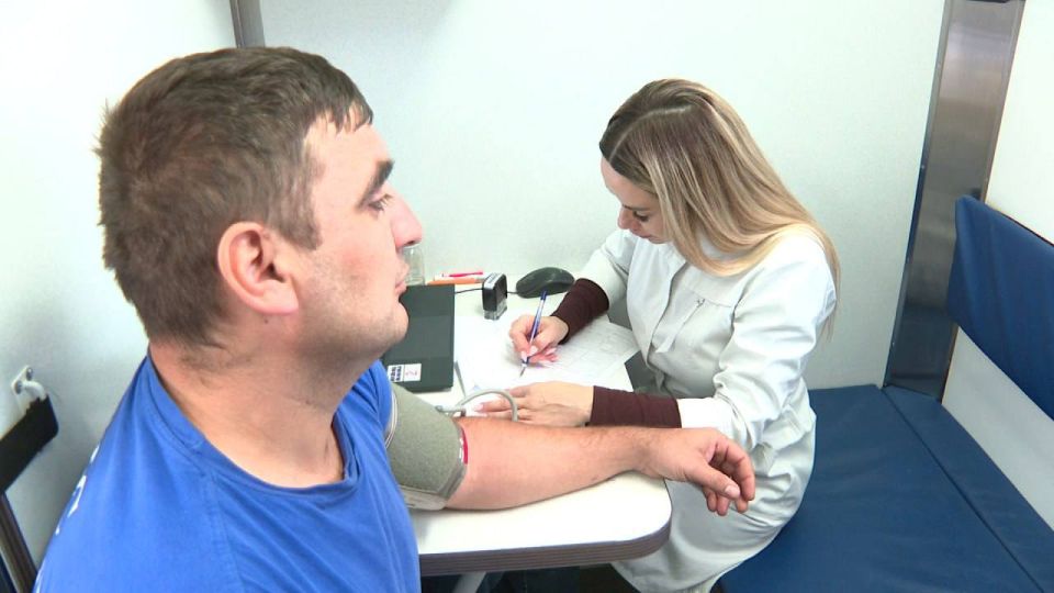 Сотрудники Специализированного отряда Главного управления МЧС стали донорами крови Сотрудники Специализированного отряда Главного управления МЧС стали донорами крови