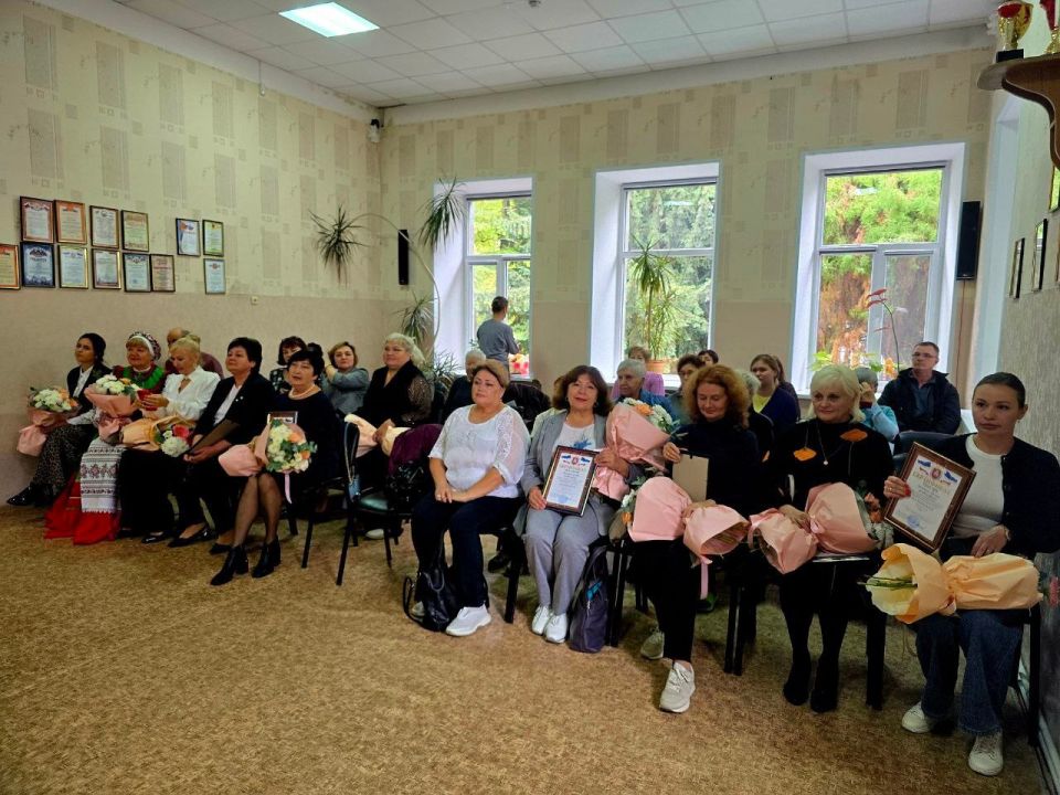 Фестиваль художественной самодеятельности граждан преклонного возраста проводится в рамках реализации Государственной программы Республики Крым «Социальная поддержка граждан Республики Крым» Фестиваль художественной самодеятельности граждан преклонного возраста проводится в рамках реализации Государственной программы Республики Крым «Социальная поддержка граждан Республики Крым»