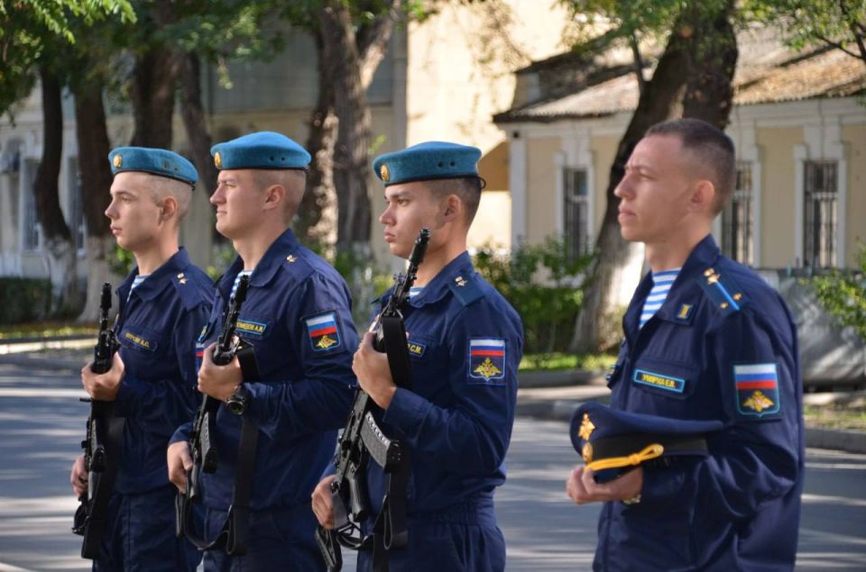 В Феодосии открыли памятую доску участнику СВО В Феодосии открыли памятую доску участнику СВО