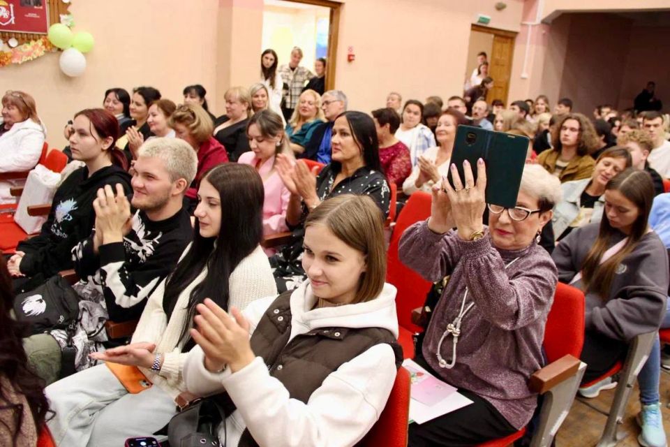 Константин Шимановский: День среднего профессионального образования и День учителя дружно и весело отметили в Ялтинском экономико-технологическом колледже Константин Шимановский: День среднего профессионального образования и День учителя дружно и весело отметили в Ялтинском экономико-технологическом колледже