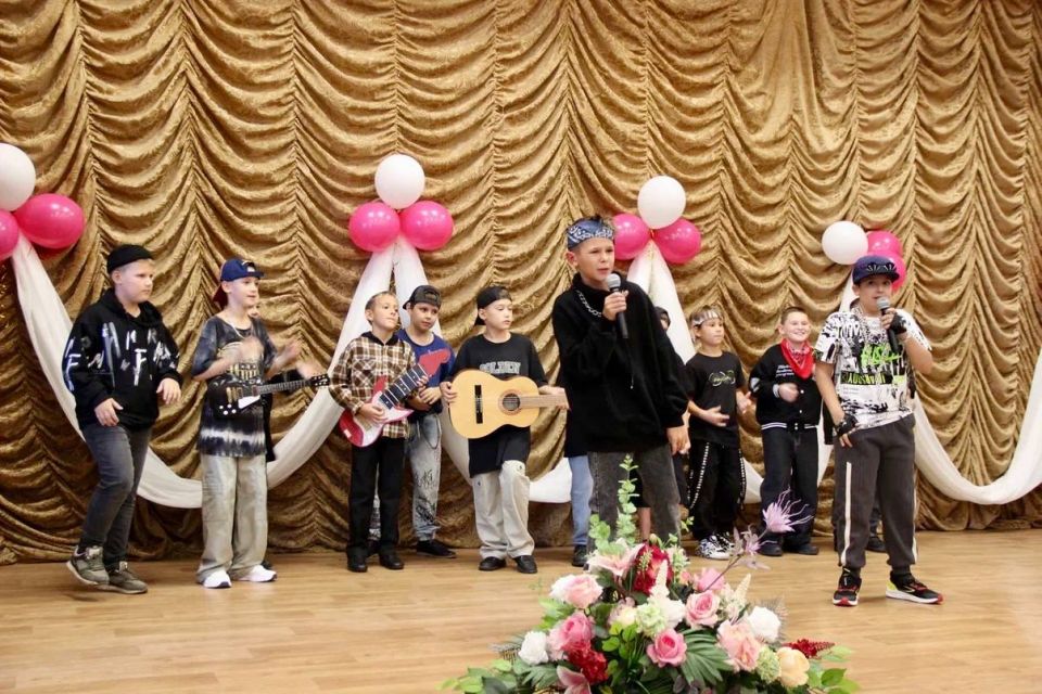 Константин Шимановский: День среднего профессионального образования и День учителя дружно и весело отметили в Ялтинском экономико-технологическом колледже Константин Шимановский: День среднего профессионального образования и День учителя дружно и весело отметили в Ялтинском экономико-технологическом колледже