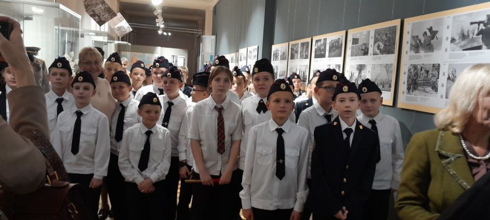 «Дружба, Мир, Артек и Я». 1 октября 2025 года в Центральном музее Тавриды открылась выставка, посвященная столетнему юбилею Международного детского центра «Артек», под названием: «У Медведя на носу дети ели колбасу» «Дружба, Мир, Артек и Я». 1 октября 2025 года в Центральном музее Тавриды открылась выставка, посвященная столетнему юбилею Международного детского центра «Артек», под названием: «У Медведя на носу дети ели колбасу»