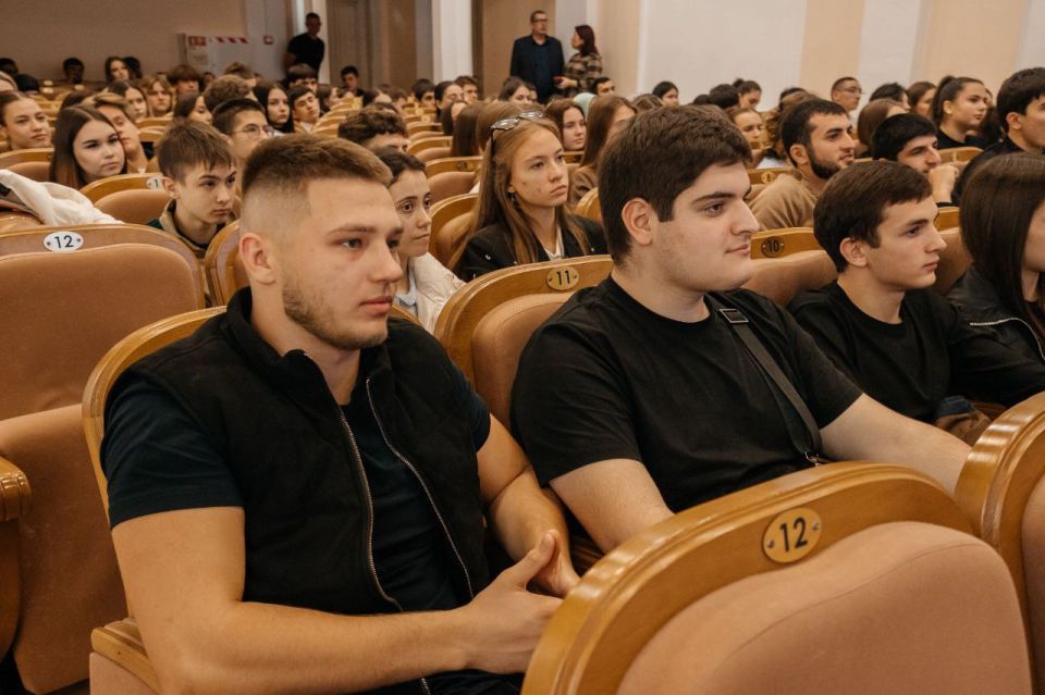 Делегация из Республики Дагестан посетила РГУП имени В.М. Лебедева и провела встречу со студентами Делегация из Республики Дагестан посетила РГУП имени В.М. Лебедева и провела встречу со студентами
