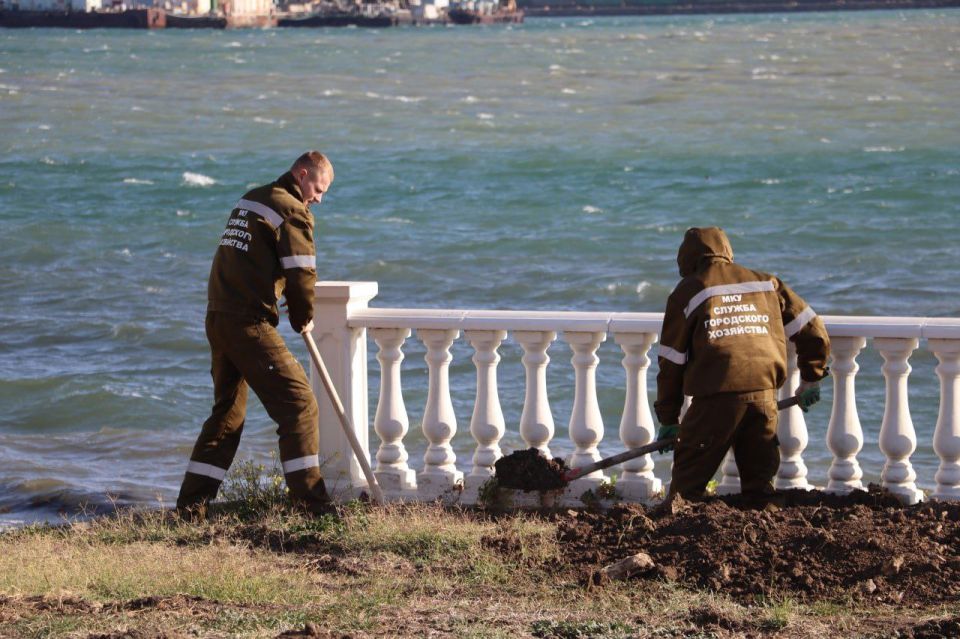 Система автоматического полива в сквере Воссоединения практически готова Система автоматического полива в сквере Воссоединения практически готова