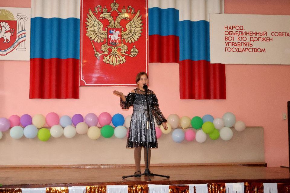 Сегодня, в преддверии Всемирного дня учителя, в Раздольненском районе чествовали представителей педагогического сообщества