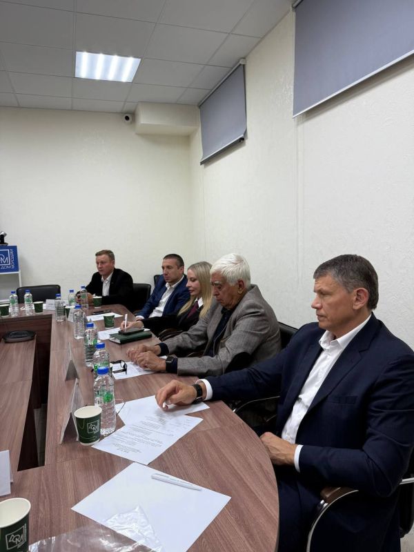Будущее за молодежью: предпринимательство и первые шаги в карьере обсудили в профильной комиссии ОП Будущее за молодежью: предпринимательство и первые шаги в карьере обсудили в профильной комиссии ОП