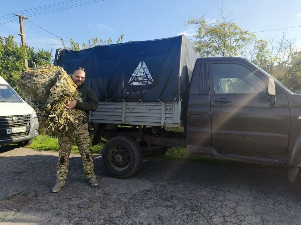Очередная партия гуманитарного груза от керчан отправилась к бойцам СВО Херсонского направления Очередная партия гуманитарного груза от керчан отправилась к бойцам СВО Херсонского направления