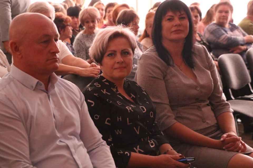 В актовом зале МБОУ УВК "Школьная академия им. Мальцева А.И.", состоялось торжественное мероприятие, посвященное предстоящему Дню учителя и 45-летию школы В актовом зале МБОУ УВК "Школьная академия им. Мальцева А.И.", состоялось торжественное мероприятие, посвященное предстоящему Дню учителя и 45-летию школы