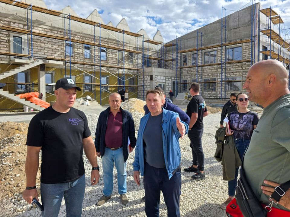 Юрий Гоцанюк: Строительство детского сада на 280 мест в Евпатории, который ведется в рамках комплексного освоения территории у Мойнакского озера, требует ускорения Юрий Гоцанюк: Строительство детского сада на 280 мест в Евпатории, который ведется в рамках комплексного освоения территории у Мойнакского озера, требует ускорения