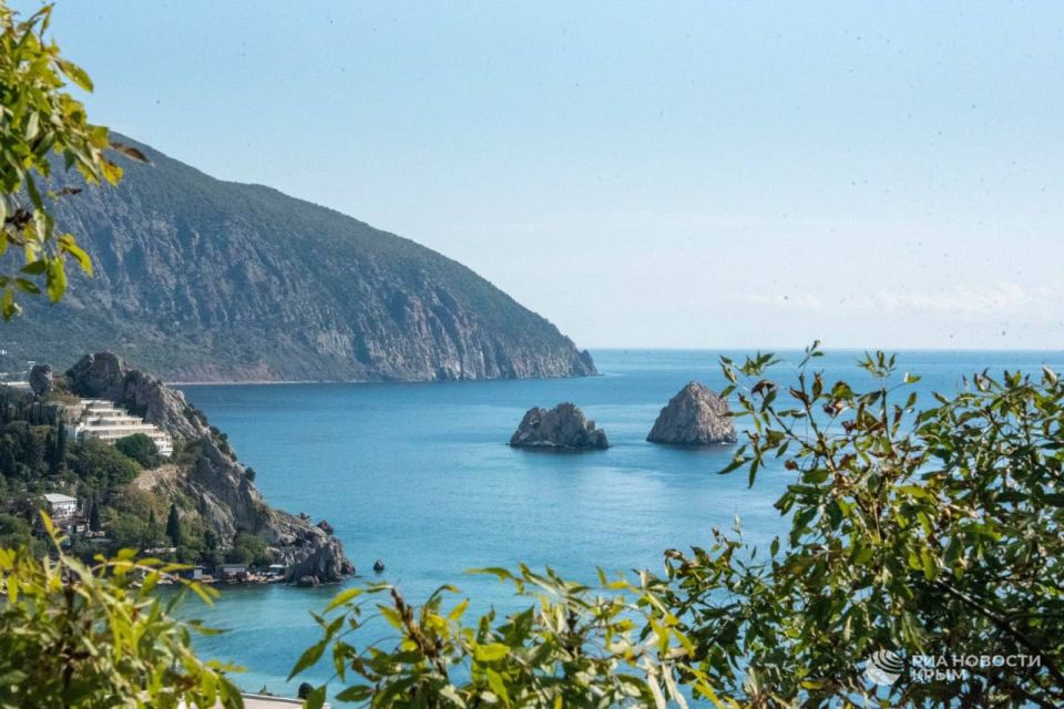 Медведь-гора – сердце крымских пейзажей Медведь-гора – сердце крымских пейзажей