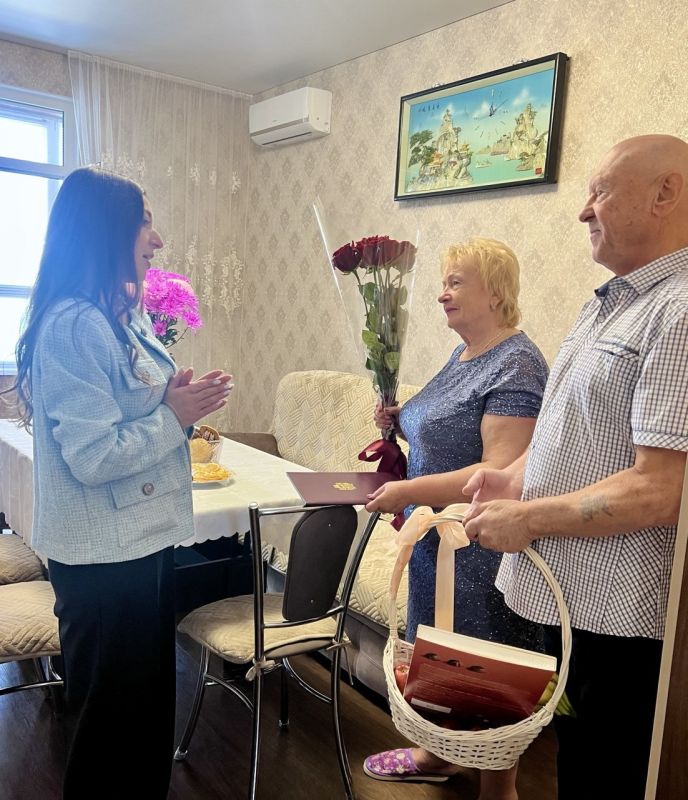 Супружеская пара в Симферополе отметила 50-летие совместной жизни! Супружеская пара в Симферополе отметила 50-летие совместной жизни!