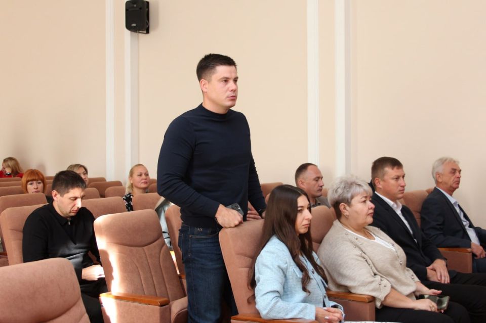 В Симферополе состоялось оперативно-хозяйственное совещание, в ходе которого руководители структурных подразделений отчитались о проделанной работе В Симферополе состоялось оперативно-хозяйственное совещание, в ходе которого руководители структурных подразделений отчитались о проделанной работе