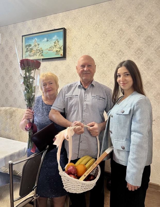 Супружеская пара в Симферополе отметила 50-летие совместной жизни!