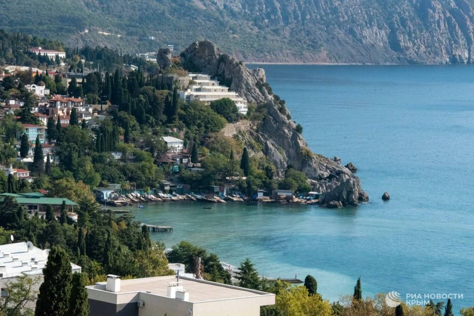 Медведь-гора – сердце крымских пейзажей Медведь-гора – сердце крымских пейзажей