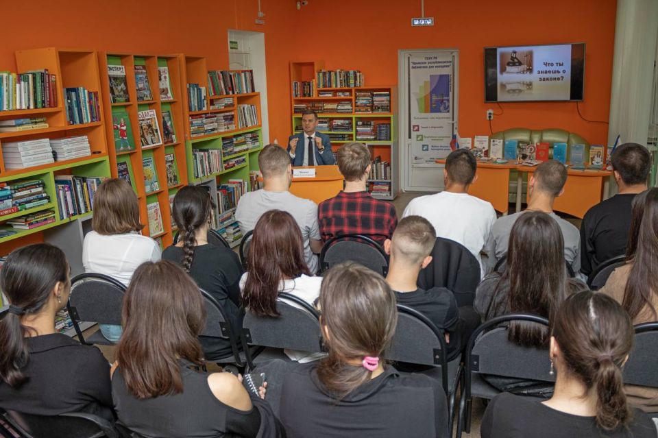 Иван Мезюхо: Сегодня по приглашению Крымской республиканской библиотеки для молодёжи выступил перед студентами системы среднего профессионального образования в рамках Дня правовой грамотности «Что ты знаешь о законе?» Иван Мезюхо: Сегодня по приглашению Крымской республиканской библиотеки для молодёжи выступил перед студентами системы среднего профессионального образования в рамках Дня правовой грамотности «Что ты знаешь о законе?»