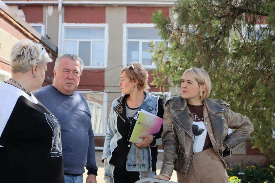 Инна Федоренко: Встретилась с подрядчиком в Луганской школе Инна Федоренко: Встретилась с подрядчиком в Луганской школе
