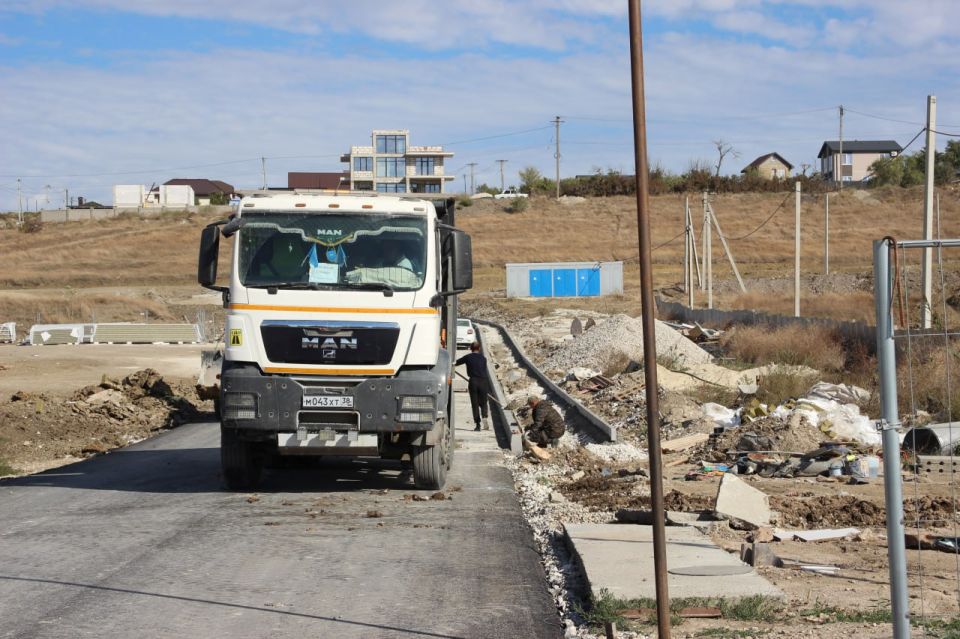 В Кооперативном переулке продолжаются подготовительные работы – ведется демонтаж, предваряющий укладку нового дорожного полотна В Кооперативном переулке продолжаются подготовительные работы – ведется демонтаж, предваряющий укладку нового дорожного полотна