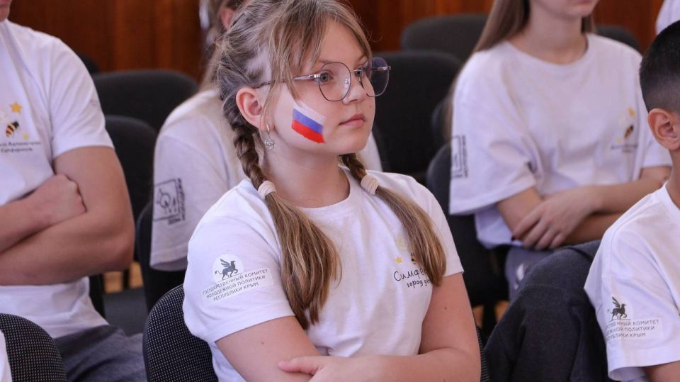 Анастасия Гридчина: Сегодня с удовольствием встретилась с Детской Администрацией Республики Крым Анастасия Гридчина: Сегодня с удовольствием встретилась с Детской Администрацией Республики Крым