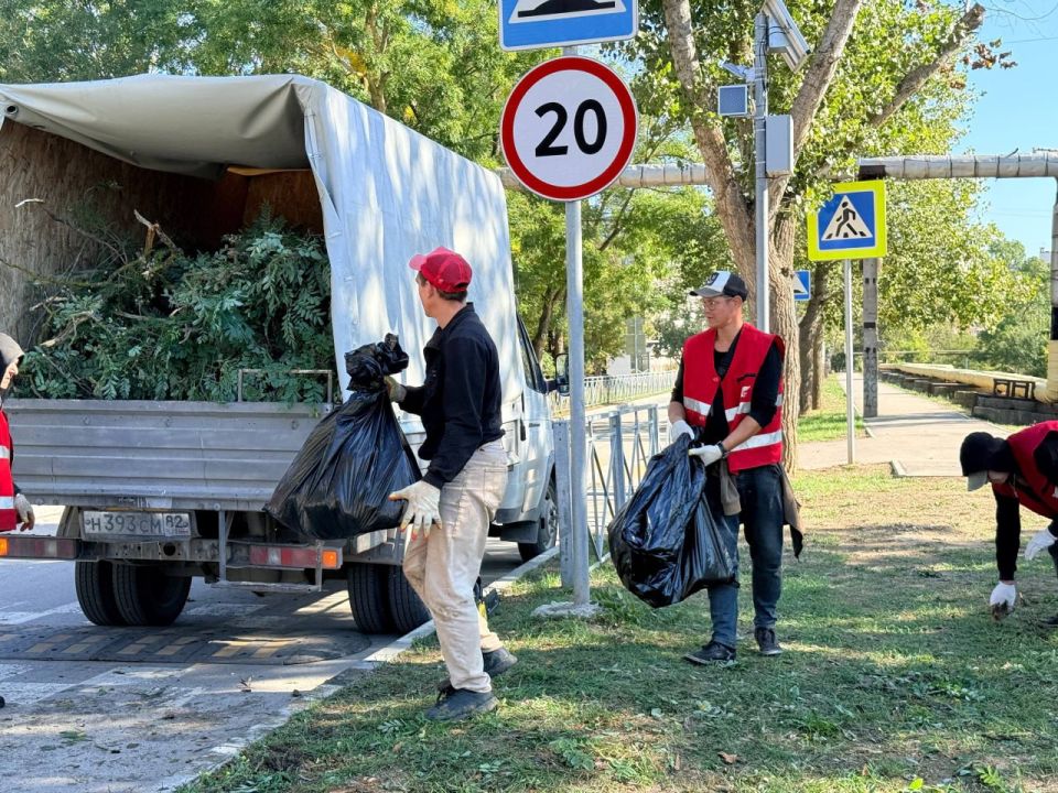 В Керчи реализуется комплексная программа по уборке города и поддержанию чистоты В Керчи реализуется комплексная программа по уборке города и поддержанию чистоты