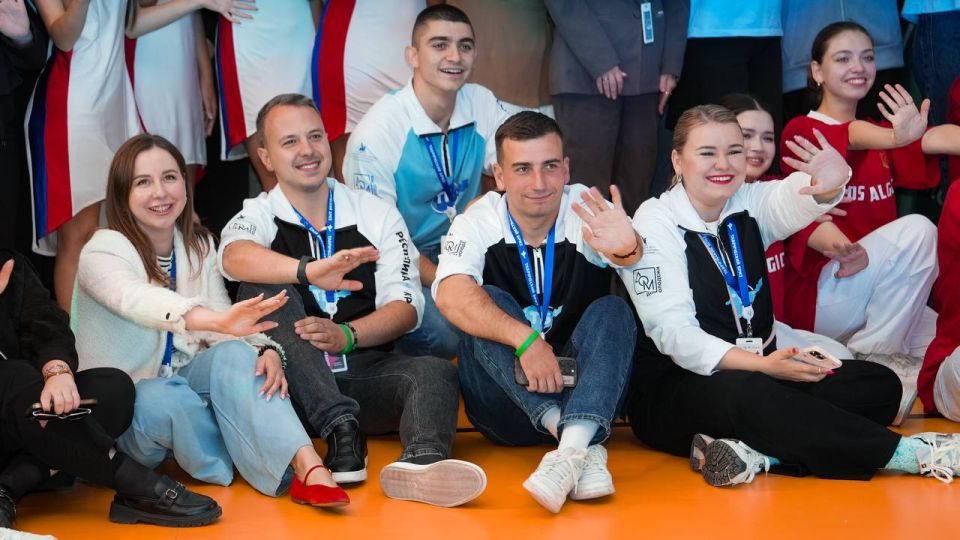Открыли юбилейный форум «ТАВРИЧЕСКИЙ БРИЗ» Открыли юбилейный форум «ТАВРИЧЕСКИЙ БРИЗ»