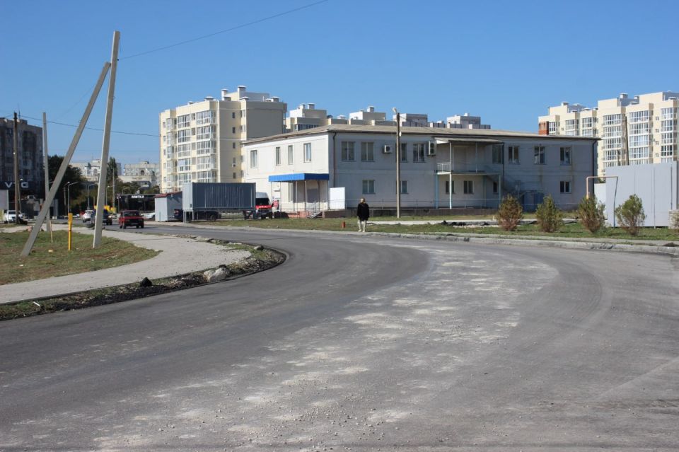 В Кооперативном переулке продолжаются подготовительные работы – ведется демонтаж, предваряющий укладку нового дорожного полотна В Кооперативном переулке продолжаются подготовительные работы – ведется демонтаж, предваряющий укладку нового дорожного полотна