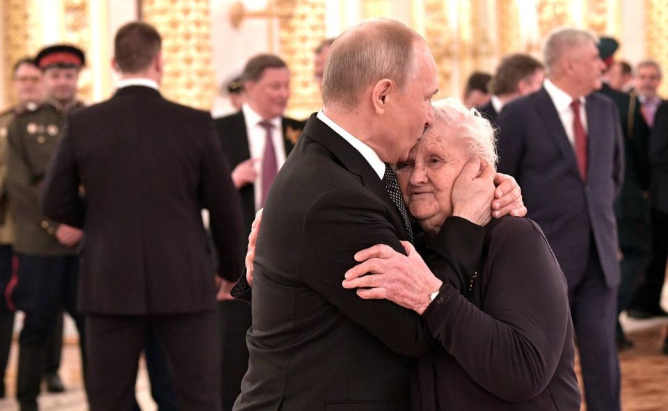 Альберт Куршутов: Сегодня день рождения у Президента России Владимира Владимировича Путина Альберт Куршутов: Сегодня день рождения у Президента России Владимира Владимировича Путина