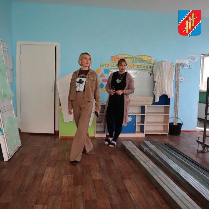 Глава администрации Джанкойского района Инна Федоренко посетила образовательные учреждения и ознакомилась с ходом ремонтных работ Глава администрации Джанкойского района Инна Федоренко посетила образовательные учреждения и ознакомилась с ходом ремонтных работ