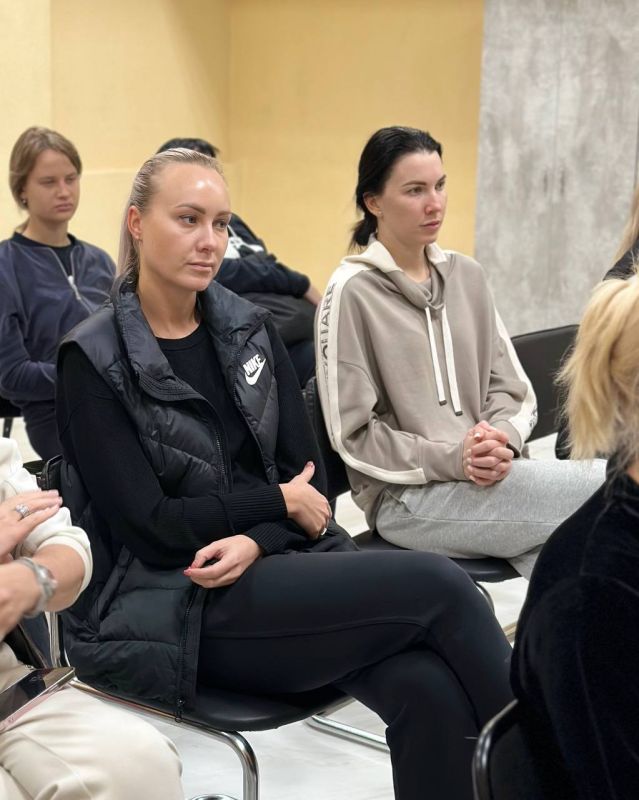 Ольга Торубарова: Провела тренерский совет в республиканской спортивной школе Олимпийского резерва по художественной гимнастике Ольга Торубарова: Провела тренерский совет в республиканской спортивной школе Олимпийского резерва по художественной гимнастике
