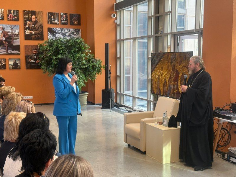 Валентина Лаврик: Ваше Высокопреосвященство, многоуважаемый Владыка Тихон! Валентина Лаврик: Ваше Высокопреосвященство, многоуважаемый Владыка Тихон!