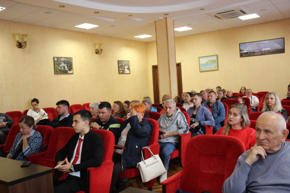 В Керчи прошел семинар для владельцев гостевых домов, организованный министерством курортов и туризма РК. Участники обсудили процесс самооценки и внесение данных в Единый федеральный реестр на платформе Росаккредитации В Керчи прошел семинар для владельцев гостевых домов, организованный министерством курортов и туризма РК. Участники обсудили процесс самооценки и внесение данных в Единый федеральный реестр на платформе Росаккредитации