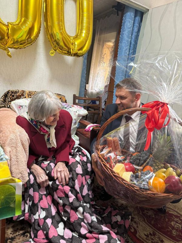 ������� ���� 100-������ ������ �������� ���������� ������������������ ������, ������� ��������������������� ����� ������� ������� ���������