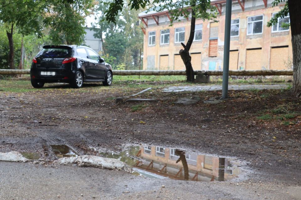 Сотрудники управления муниципального контроля провели профилактический рейд по выявлению нарушителей парковки в микрорайоне между ул. Горького и Пошивальникова