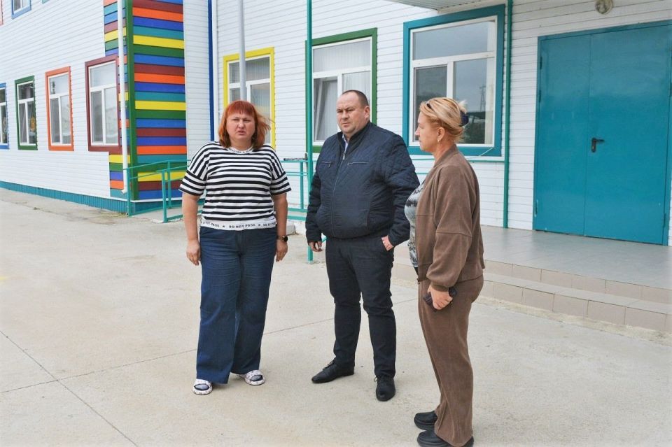 Александр Соколовский: В ходе рабочей поездки г побывал в селе Крестьяновка, где проверил ход проведения благоустройства территории школы Александр Соколовский: В ходе рабочей поездки г побывал в селе Крестьяновка, где проверил ход проведения благоустройства территории школы