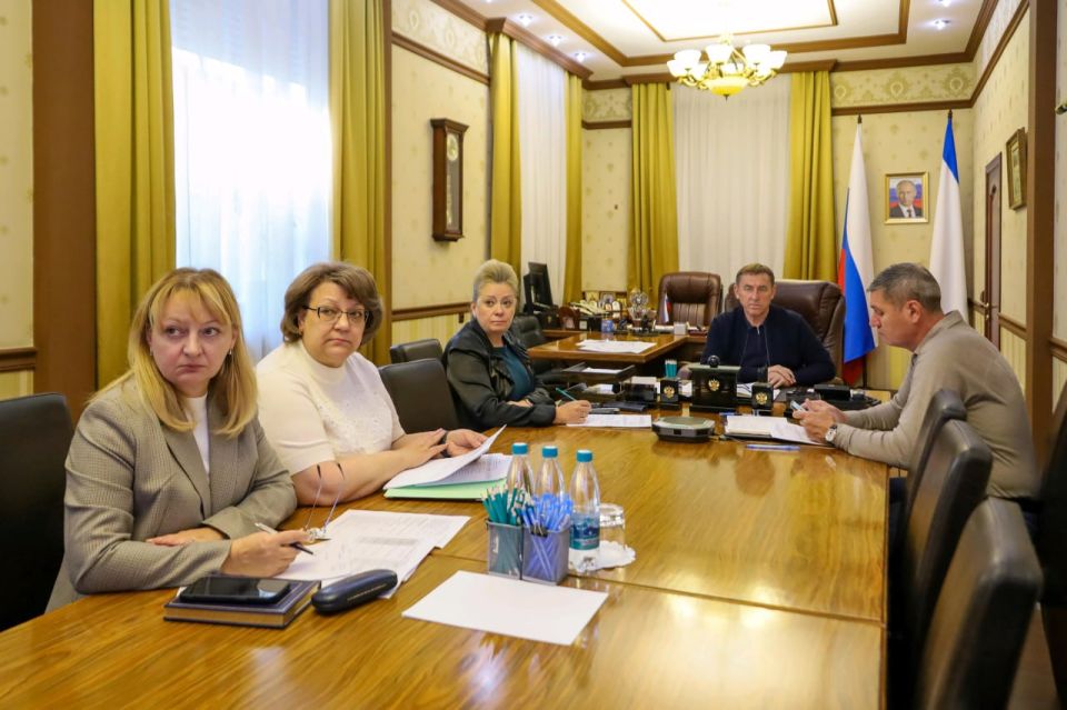 Юрий Гоцанюк: На совещании по реализации национальных проектов «Инфраструктура для жизни», «Семья», «Туризм и гостеприимство», «Молодежь и дети» и «Продолжительная и активная жизнь» проанализировали ход работ по ряду объектов