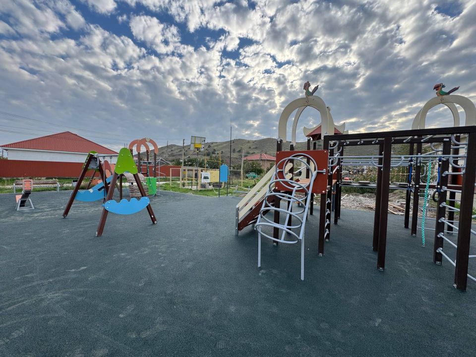 Кирилл Чебышев: В Судаке продолжаются работы по благоустройству общественных и дворовых территорий Кирилл Чебышев: В Судаке продолжаются работы по благоустройству общественных и дворовых территорий