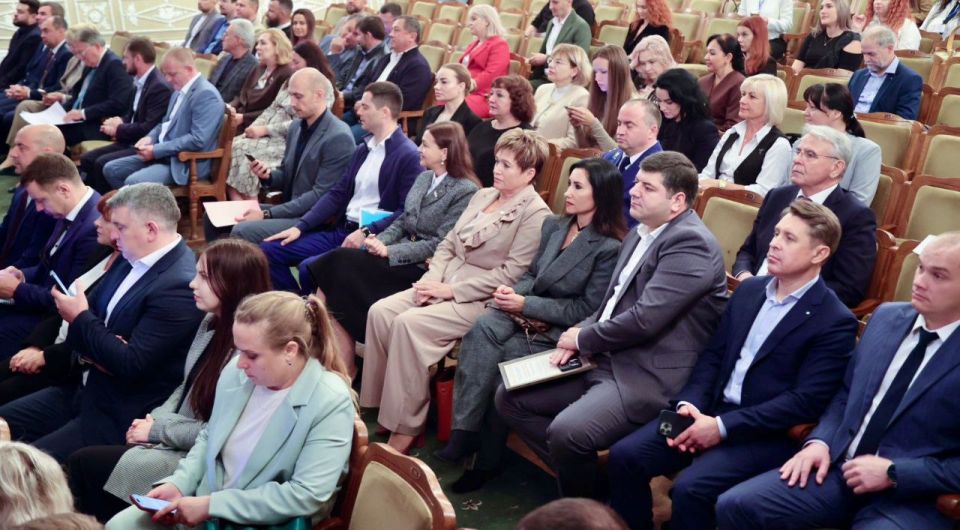 Министр промышленности и торговли Республики Крым Анушаван Агаджанян принял участие в торжественном мероприятии по случаю 60-летия Торгово-промышленной палаты Крыма Министр промышленности и торговли Республики Крым Анушаван Агаджанян принял участие в торжественном мероприятии по случаю 60-летия Торгово-промышленной палаты Крыма